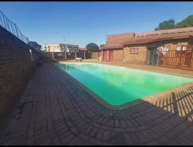 3 BEDROOM TOWNHOUSE FOR SALE IN THE HILL